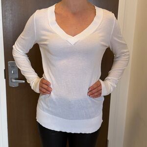 Banana Republic White Soft & Comfortable V-Neck Claasic Long Sleeve Top